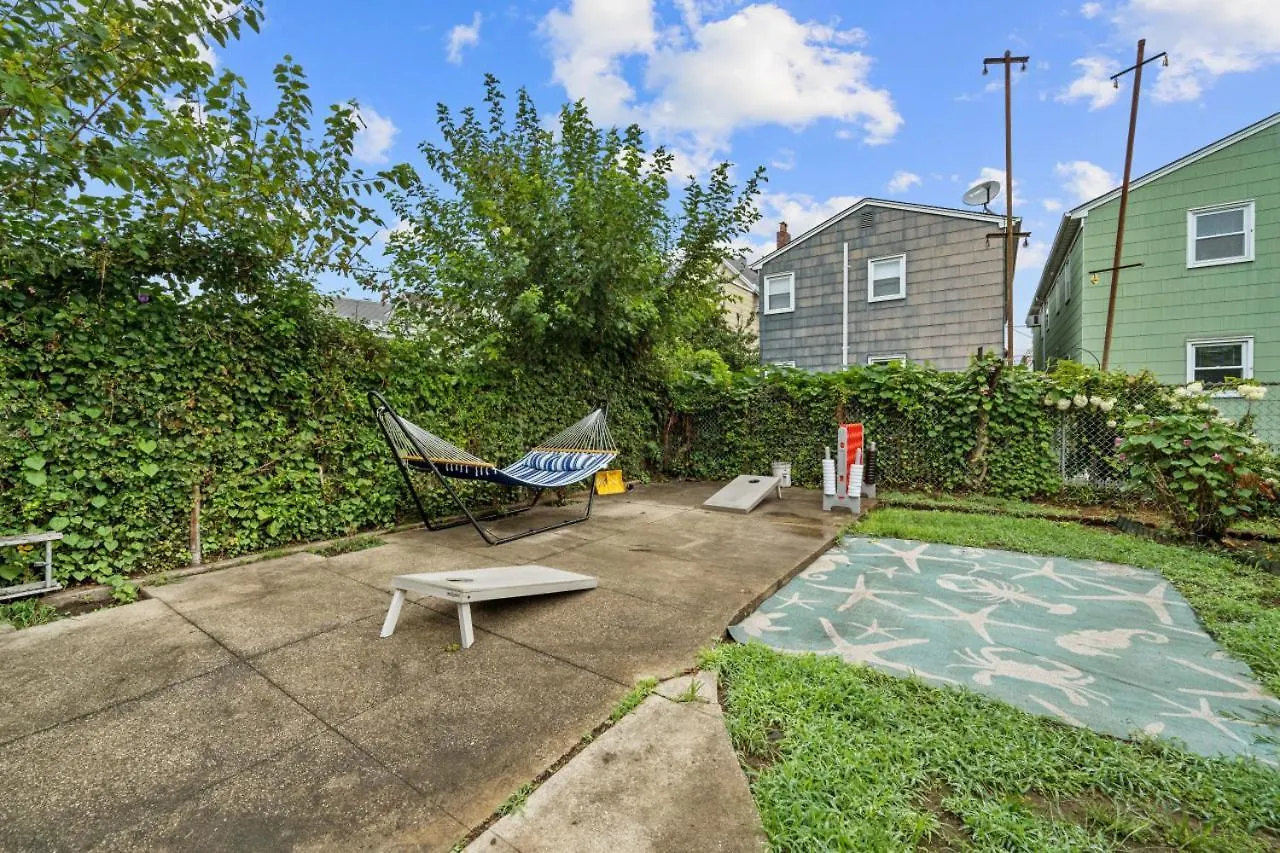 The Rainforest I Sleeps 16 20M To Nyc Free Parking New York 0*,  United States