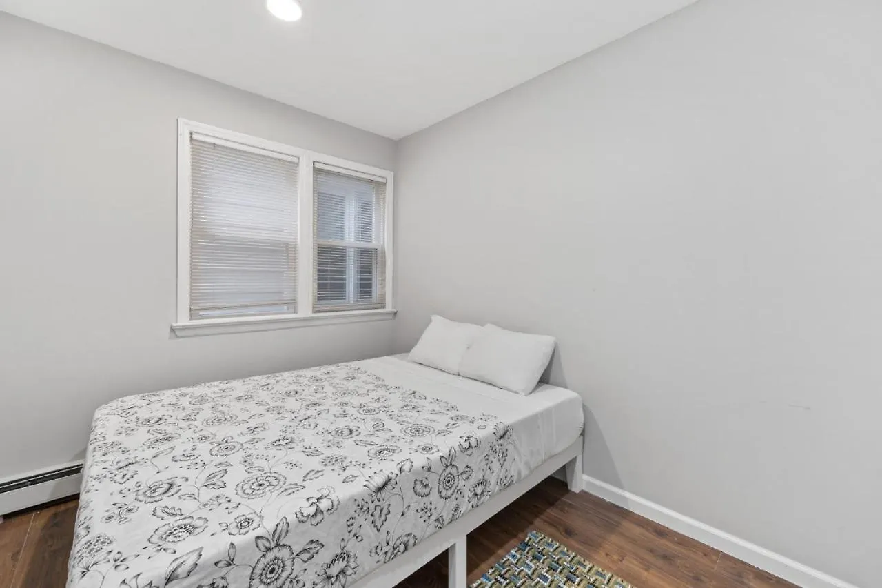 The Rainforest I Sleeps 16 20M To Nyc Free Parking New York 0*,  United States