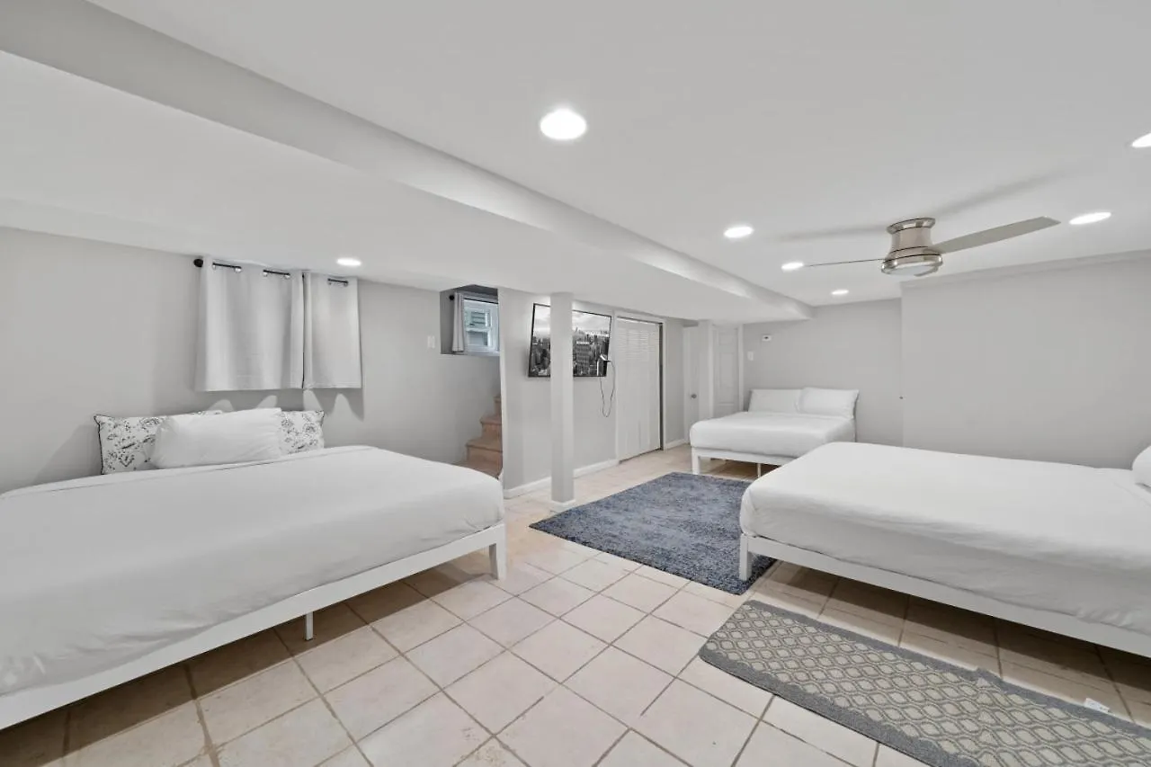 Holiday home The Rainforest I Sleeps 16 20M To Nyc Free Parking New York